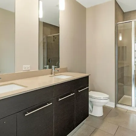 Landing Stylish 2bd Gym Rooftop Lounge Apartment Chicago