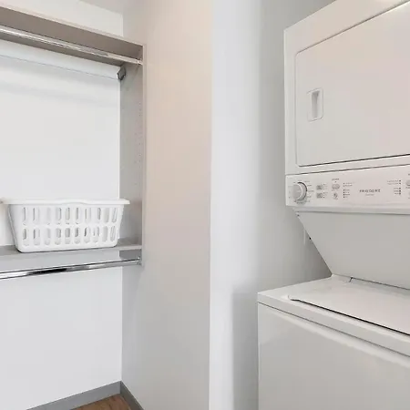 Apartment Landing Incredible 1bd Gym Pool *