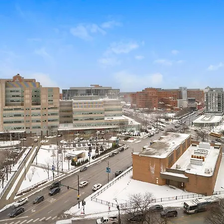 Landing Beautiful 1bd Gym Rooftop Lounge Apartment