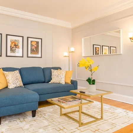 Downtown Guild Magnificent Mile, Gold Coast #4 * Chicago