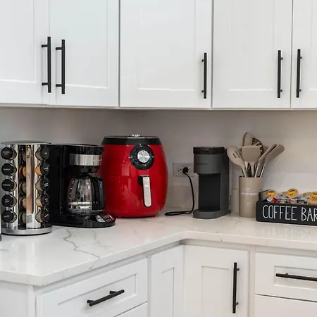 Vibrant West Town Perfect For Families