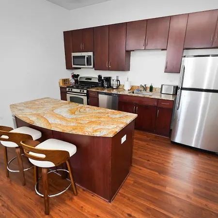 Apartment 29th Floor 2br With Balcony And Gym Chicago
