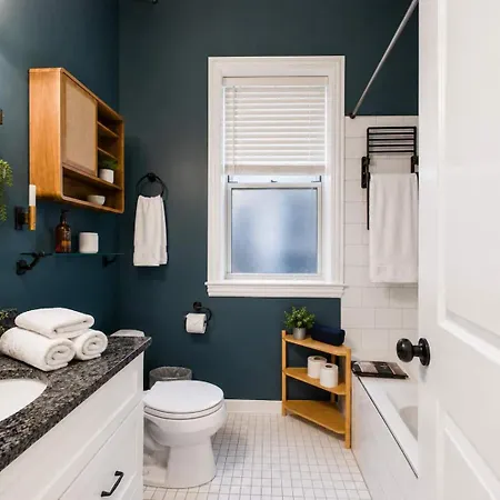 Spacious 3br Near Hyde Park Garage Pets