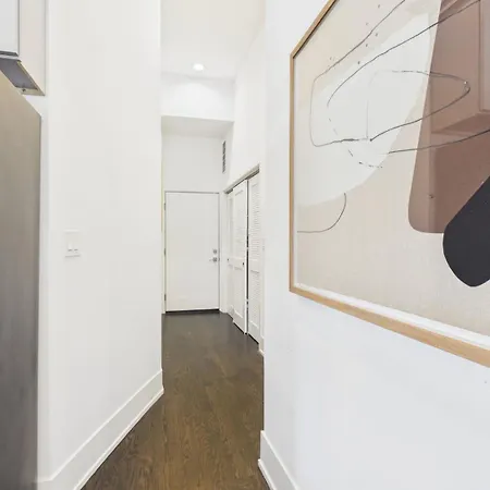 Bright & Spacious Boho Oasis A Warm Retreat Chicago