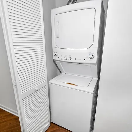 Apartment Modern 2br Skyline - 5 Min To Grant Park *