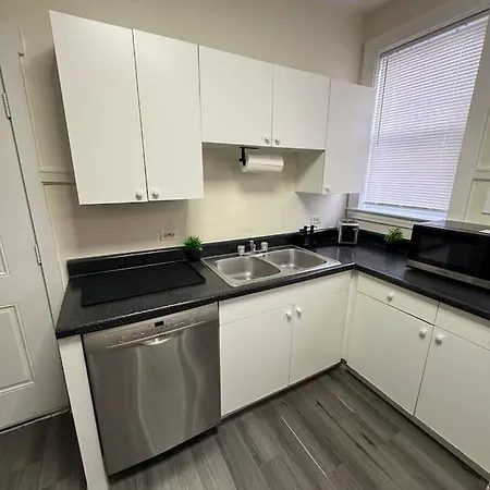 Apartment Walk To The • Private Office • 5br *