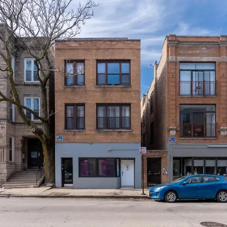 Flexhome Ukrainian Village • 2br • Convenient Walkability - Sleeps 6 * Chicago
