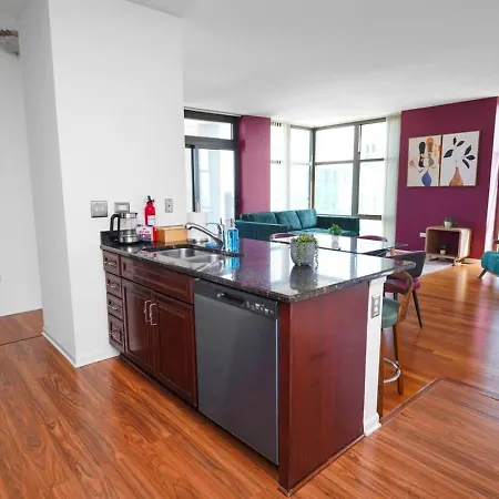 2br Skyline Views - 5 Min Walk To Grant Park *