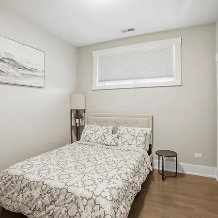 Apartment Elegant Oasis 2 Bed 2 Bath Near Downtown And United Center Chicago