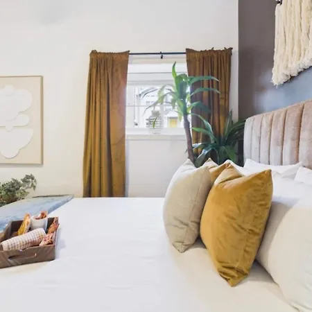 Bright & Spacious Boho Oasis A Warm Retreat * Chicago