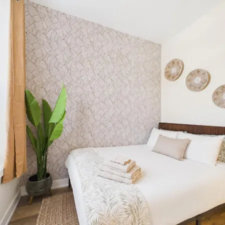 Modern Zen Retreat Mins From Downtown Apartment Chicago