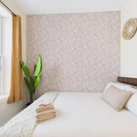 Apartment Modern Zen Retreat Mins From Downtown *
