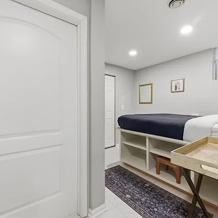 Ukrainian Village 2 Bd 2ba - Steps From Division Apartment Chicago