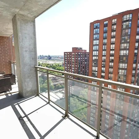 Apartment 18th Floor 2br Grant Park With Balcony, Gym