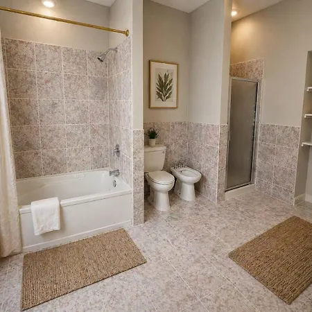 Mccormick Meetup - Prime Location - Sleeps 16 * Chicago