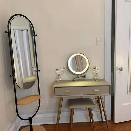 Walk To The • Private Office • 5br Apartment