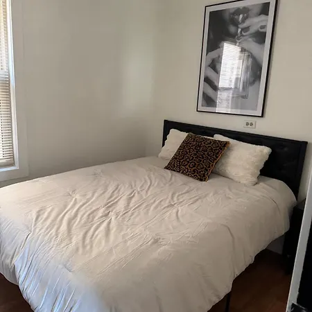 Cozy 3bd - Free Parking & Fast Wifi! Apartment *