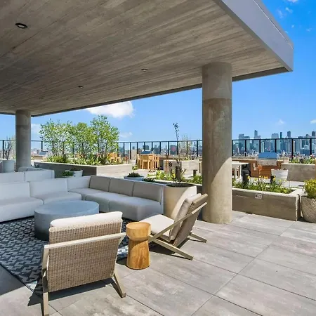 Landing Incredible 1bd Gym Pool Apartment Chicago