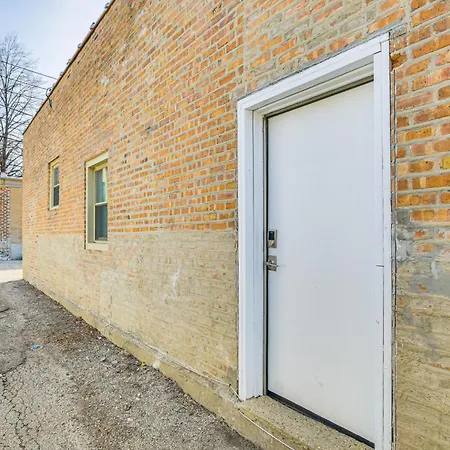 Apartment Walk To Blue Line: Sleek In Bucktown! *