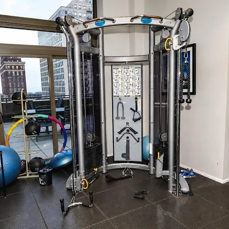 Skyline Luxury 19th Floor Retreat Near Grant Park Apartment *