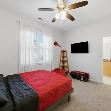 Apartment Closest To The United Center 3 Bedrooms & Futon *