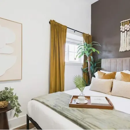 Apartment Bright & Spacious Boho Oasis A Warm Retreat