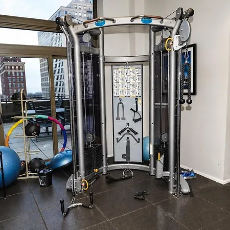 18th Floor 2br Grant Park With Balcony, Gym * Chicago