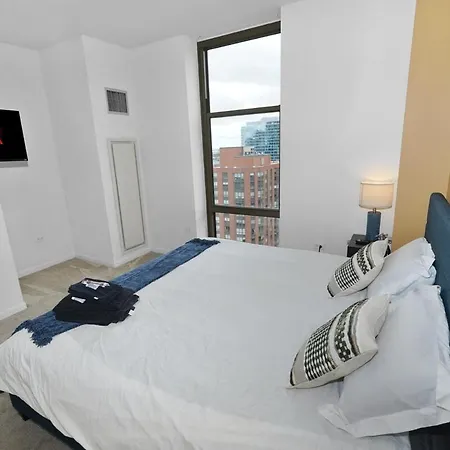Apartment Luxury 21st Floor Skyline Views Near Grant Park *