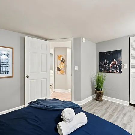 River West Retreat 2 Bedroom Garden Unit Apartment *