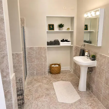 Mccormick Meetup - Prime Location - Sleeps 16 Apartment Chicago
