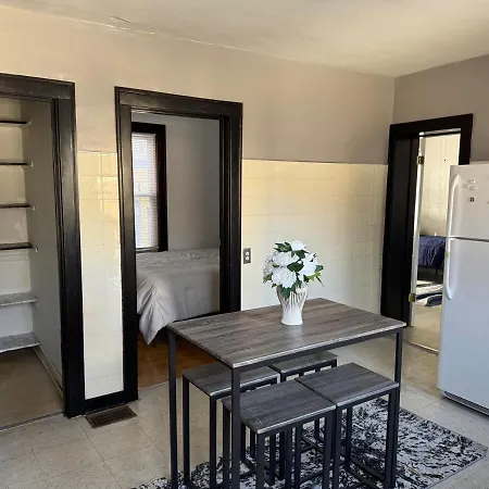 Cozy 3bd - Free Parking & Fast Wifi! *