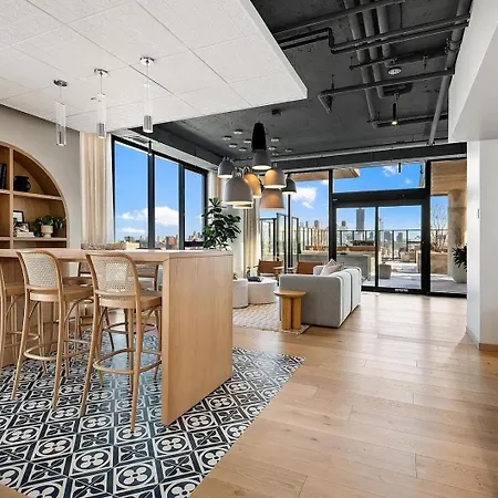 Landing Incredible 1bd Gym Pool Apartment