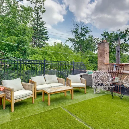 Apartment Walk To Stores & Parks! Stylish Chicago