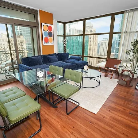 Modern 2br Skyline - 5 Min To Grant Park Apartment Chicago