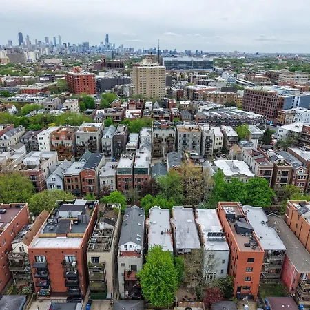 2br Garden In Lakeview Walk To Wrigley Chicago