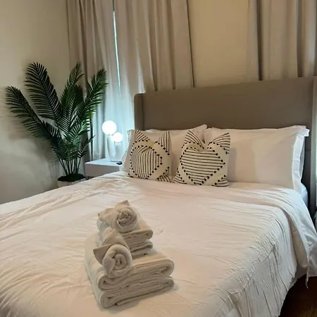 Apartment Walk To The • Private Office • 5br Chicago