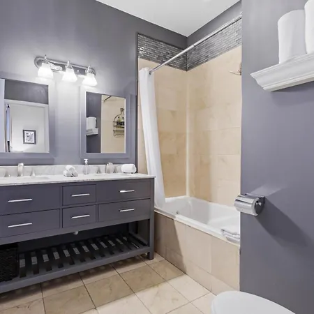 Apartment Heart Of East Village 2-bed 2-bath Peaceful Oasis *