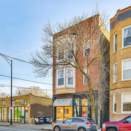 Apartment Walk To Blue Line: Sleek In Bucktown! *