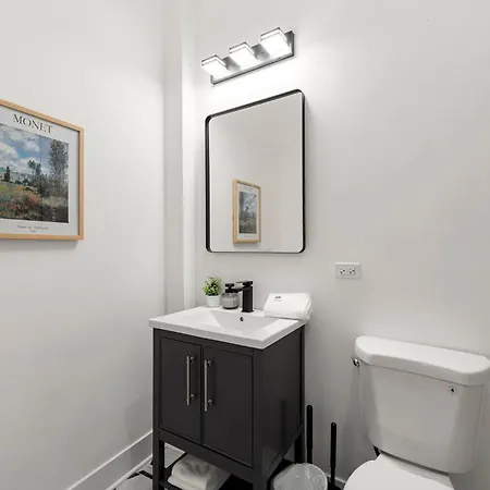 Spacious 3bd West Town Next To Kasama Apartment *