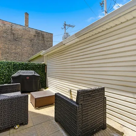 Ukrainian Village 2 Bd 2ba - Steps From Division Apartment Chicago