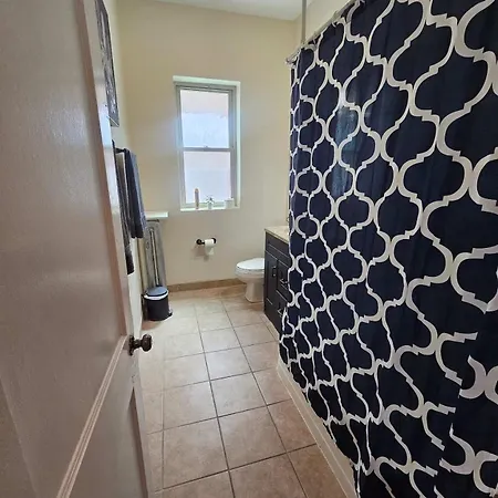 2 Bedroom Unit In Uptown * Chicago