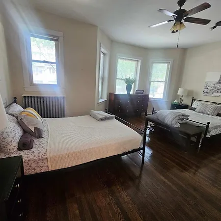 2 Bedroom Unit In Uptown