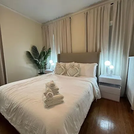 Walk To The • Private Office • 5br Apartment Chicago