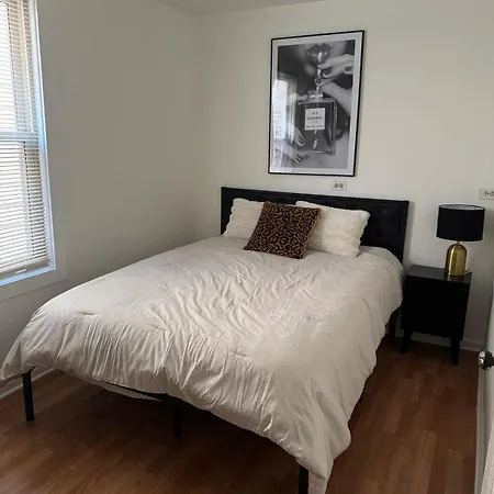 Cozy 3bd - Free Parking & Fast Wifi!