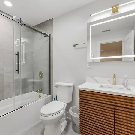 Apartment Newly Renovated 3br 2ba In Heart Of Andersonville