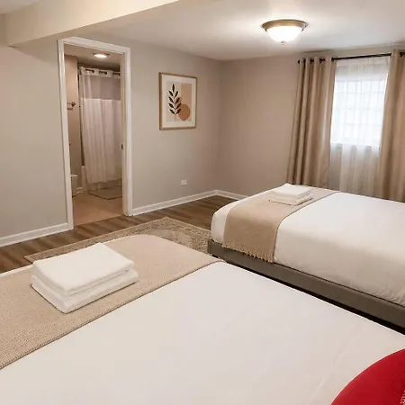 Mccormick Meetup - Prime Location - Sleeps 16 Apartment