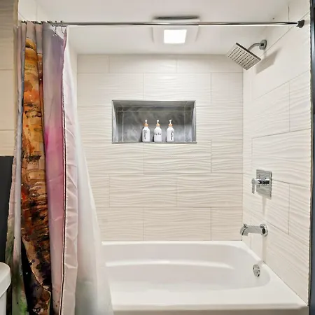 River West Retreat 2 Bedroom Garden Unit *