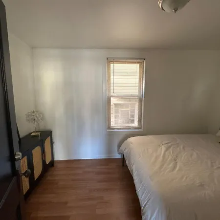Cozy 3bd - Free Parking & Fast Wifi! Apartment *