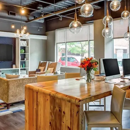 Landing Stylish 2bd Gym Rooftop Lounge Chicago