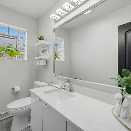 Apartment 3br Near O'hare • Office • Coffee Bar • Sleeps 9